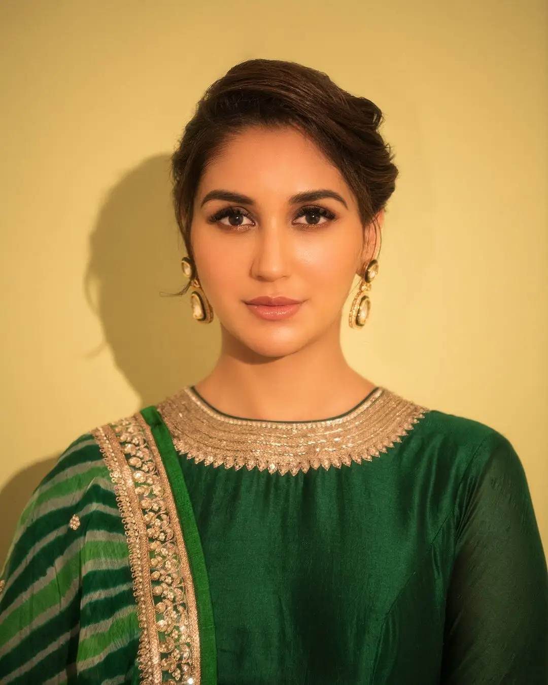 BOLLYWOOD ACTRESS NIKITA DUTTA STILLS IN GREEN GOWN